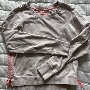 LULU adorable sweatshirt